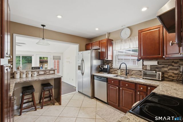 17 Carol Drive, Manchester, CT 06040
