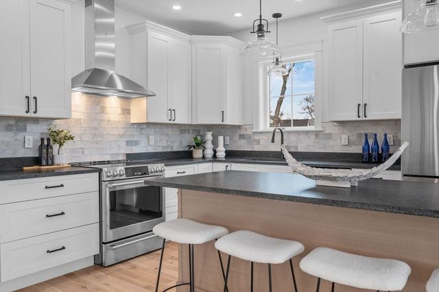 46 Beach Road, Salisbury, MA 01952