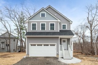 46 Beach Road, Salisbury, MA 01952