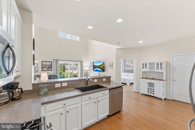 20494 CASABLANCA DR, Ashburn, VA 20147