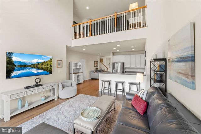 20494 CASABLANCA DR, Ashburn, VA 20147