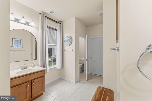20494 CASABLANCA DR, Ashburn, VA 20147