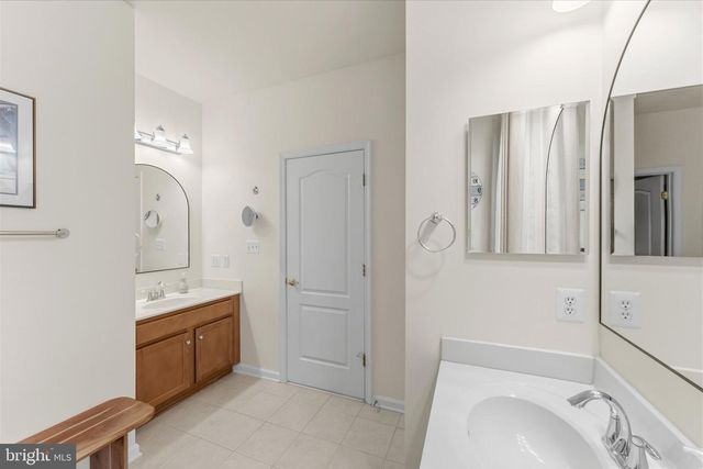 20494 CASABLANCA DR, Ashburn, VA 20147