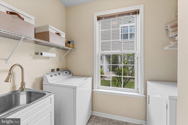 20494 CASABLANCA DR, Ashburn, VA 20147
