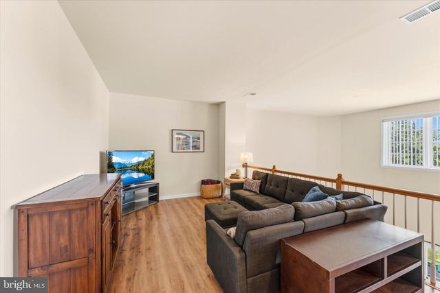 20494 CASABLANCA DR, Ashburn, VA 20147