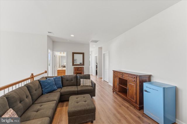 20494 CASABLANCA DR, Ashburn, VA 20147