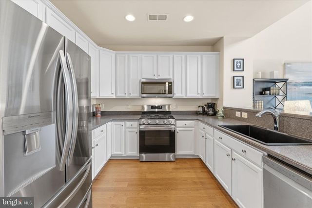 20494 CASABLANCA DR, Ashburn, VA 20147