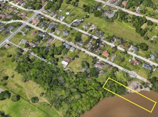 000 W Republic Street, Baytown, TX 77520
