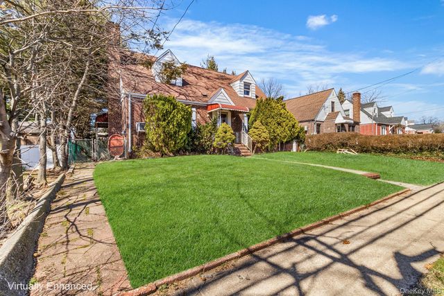 11 Henry Street, Valley Stream, NY 11580