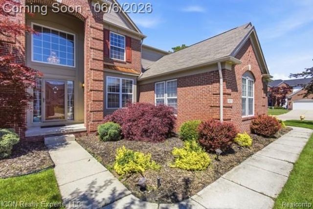 48879 Michaywe Drive, Macomb Township, MI 48044