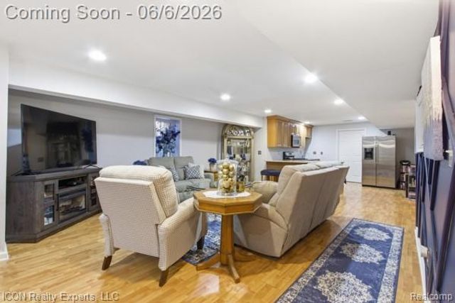 48879 Michaywe Drive, Macomb Township, MI 48044