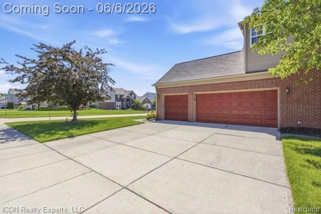 48879 Michaywe Drive, Macomb Township, MI 48044