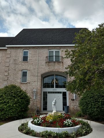 5201 Carriageway Drive 302C, Rolling Meadows, IL 60008