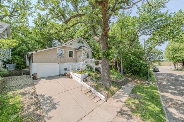 2394 Valentine Avenue, Saint Paul, MN 55108