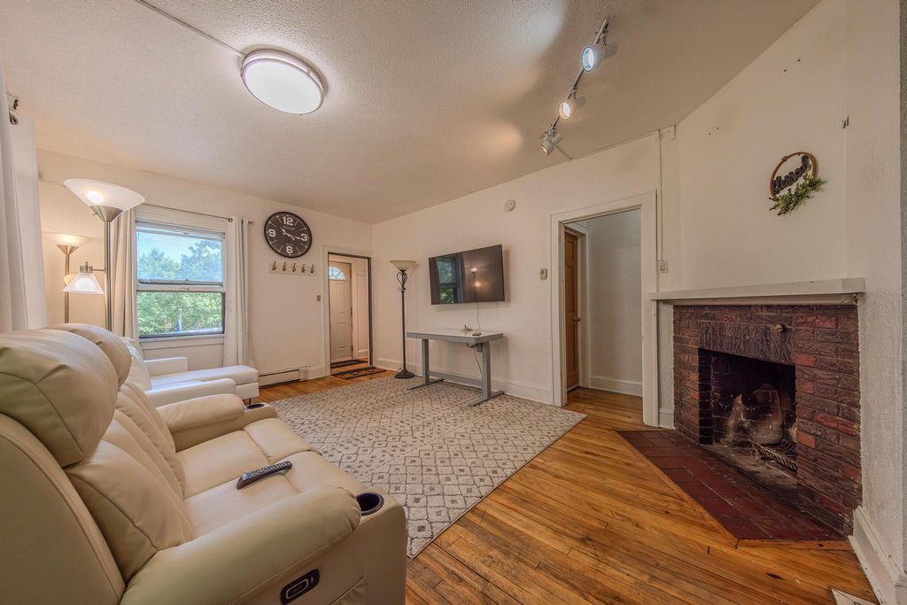 2394 Valentine Avenue, Saint Paul, MN 55108