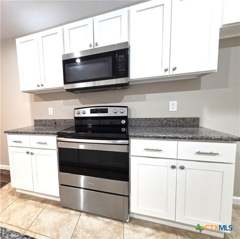 408 Clay Ridge, Canyon Lake, TX 78133