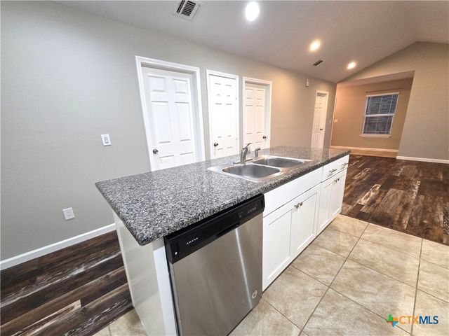 408 Clay Ridge, Canyon Lake, TX 78133