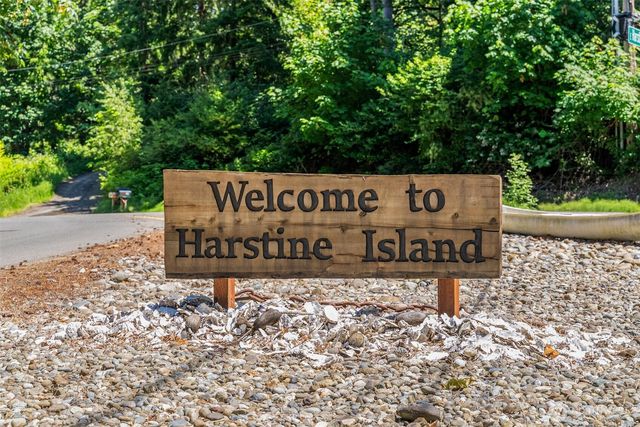2561 E Harstine Island Road N, Shelton, WA 98584