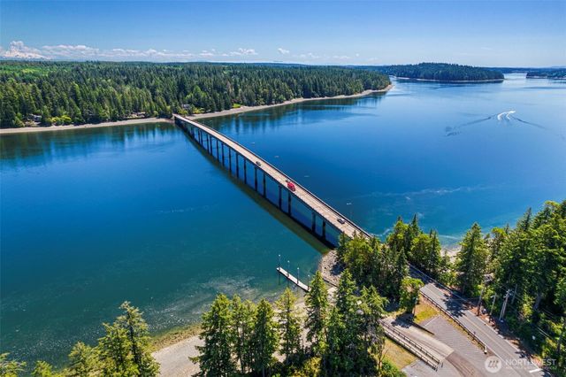 2561 E Harstine Island Road N, Shelton, WA 98584