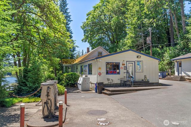 2561 E Harstine Island Road N, Shelton, WA 98584