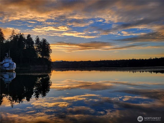 2561 E Harstine Island Road N, Shelton, WA 98584