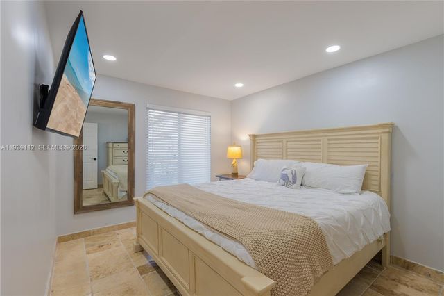 3010 NE 58th St, Fort Lauderdale, FL 33308