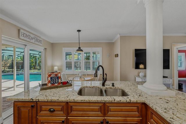 10099 LINDEN PLACE DRIVE, Seminole, FL 33776