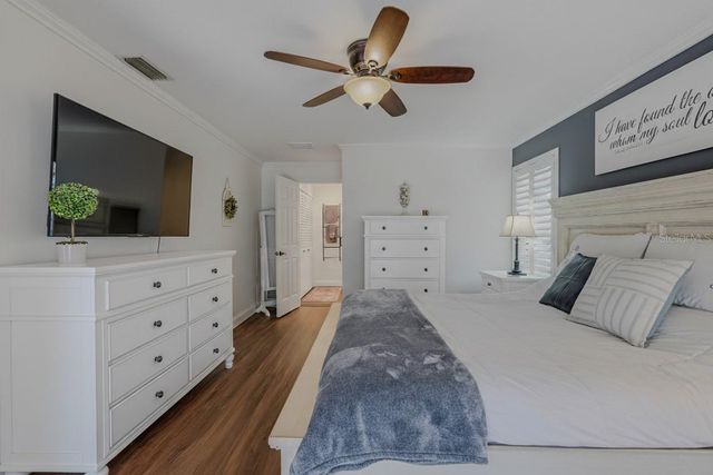 10099 LINDEN PLACE DRIVE, Seminole, FL 33776