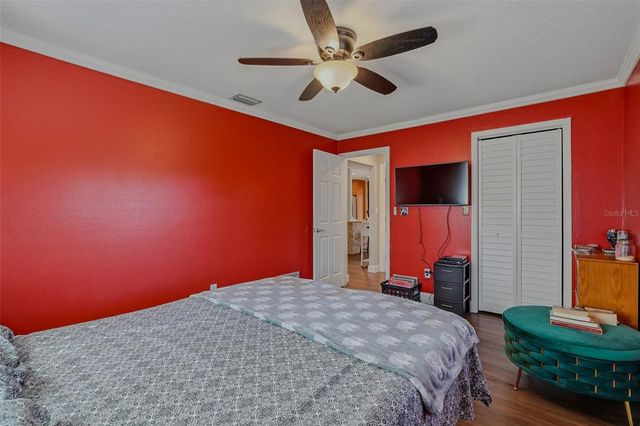 10099 LINDEN PLACE DRIVE, Seminole, FL 33776