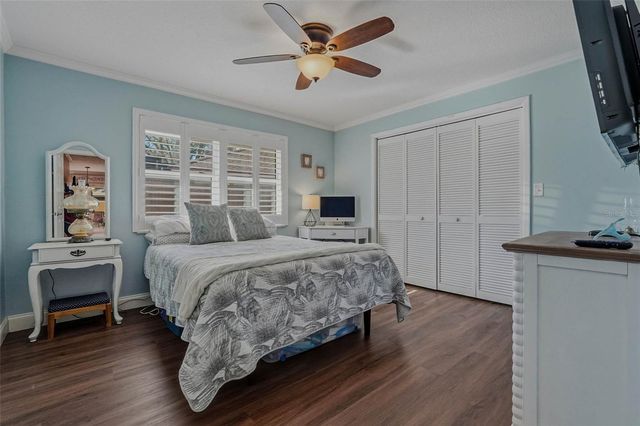 10099 LINDEN PLACE DRIVE, Seminole, FL 33776