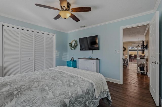 10099 LINDEN PLACE DRIVE, Seminole, FL 33776