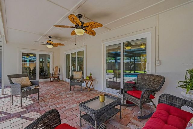 10099 LINDEN PLACE DRIVE, Seminole, FL 33776