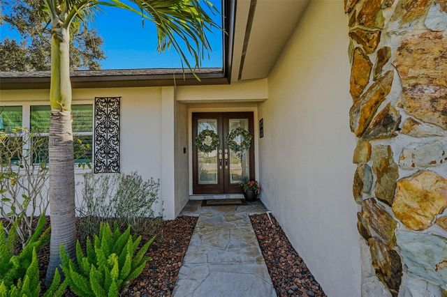 10099 LINDEN PLACE DRIVE, Seminole, FL 33776