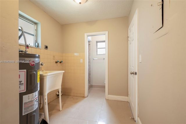 5632 Hayes Street, Hollywood, FL 33021