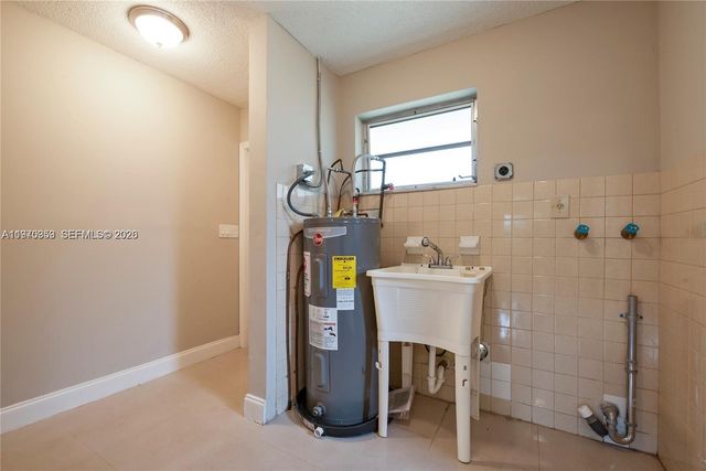 5632 Hayes Street, Hollywood, FL 33021