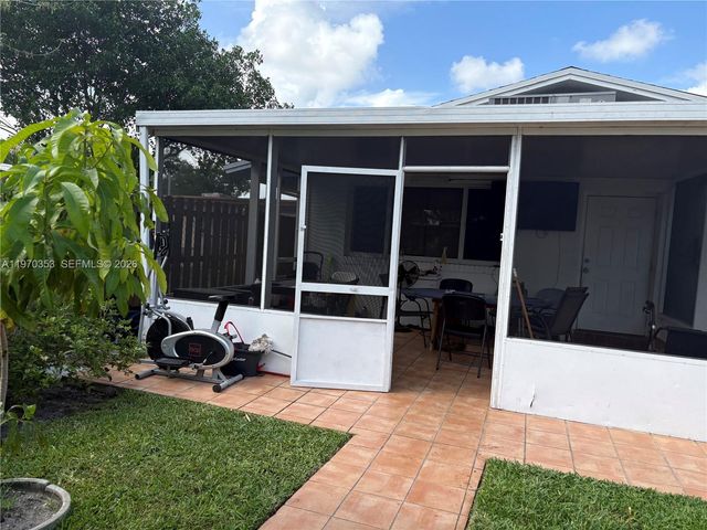 5632 Hayes Street, Hollywood, FL 33021