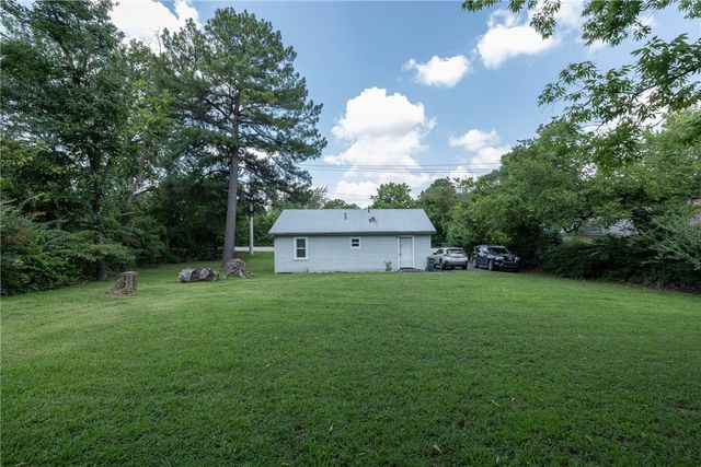 1722 N Gregg Avenue, Fayetteville, AR 72703