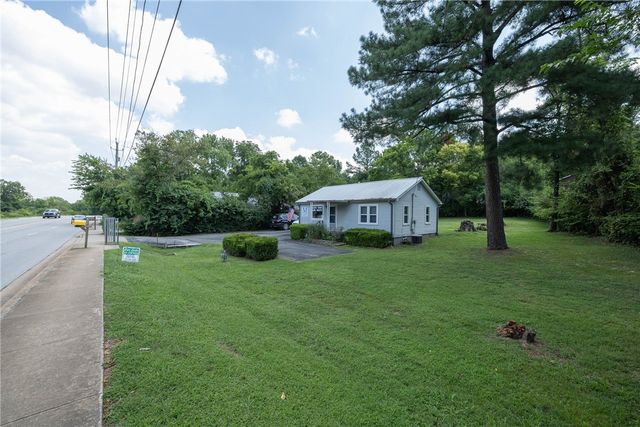 1722 N Gregg Avenue, Fayetteville, AR 72703