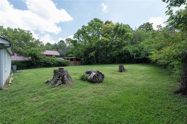 1722 N Gregg Avenue, Fayetteville, AR 72703