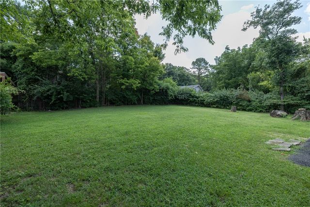 1722 N Gregg Avenue, Fayetteville, AR 72703