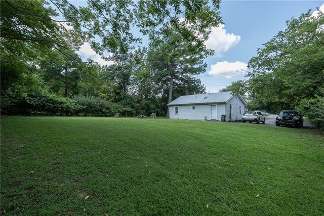 1722 N Gregg Avenue, Fayetteville, AR 72703