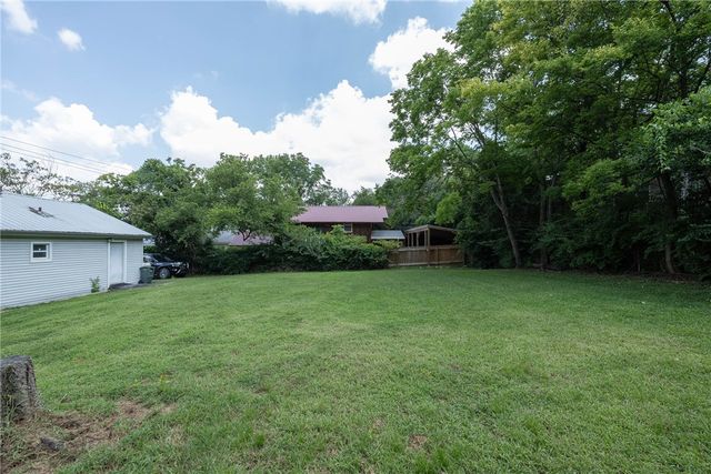 1722 N Gregg Avenue, Fayetteville, AR 72703