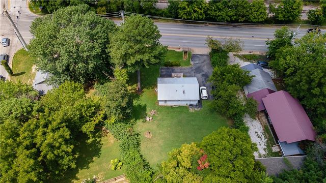 1722 N Gregg Avenue, Fayetteville, AR 72703