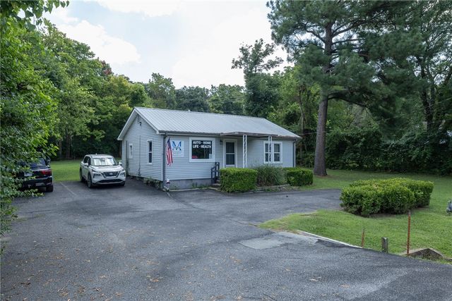 1722 N Gregg Avenue, Fayetteville, AR 72703