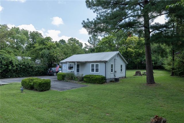 1722 N Gregg Avenue, Fayetteville, AR 72703