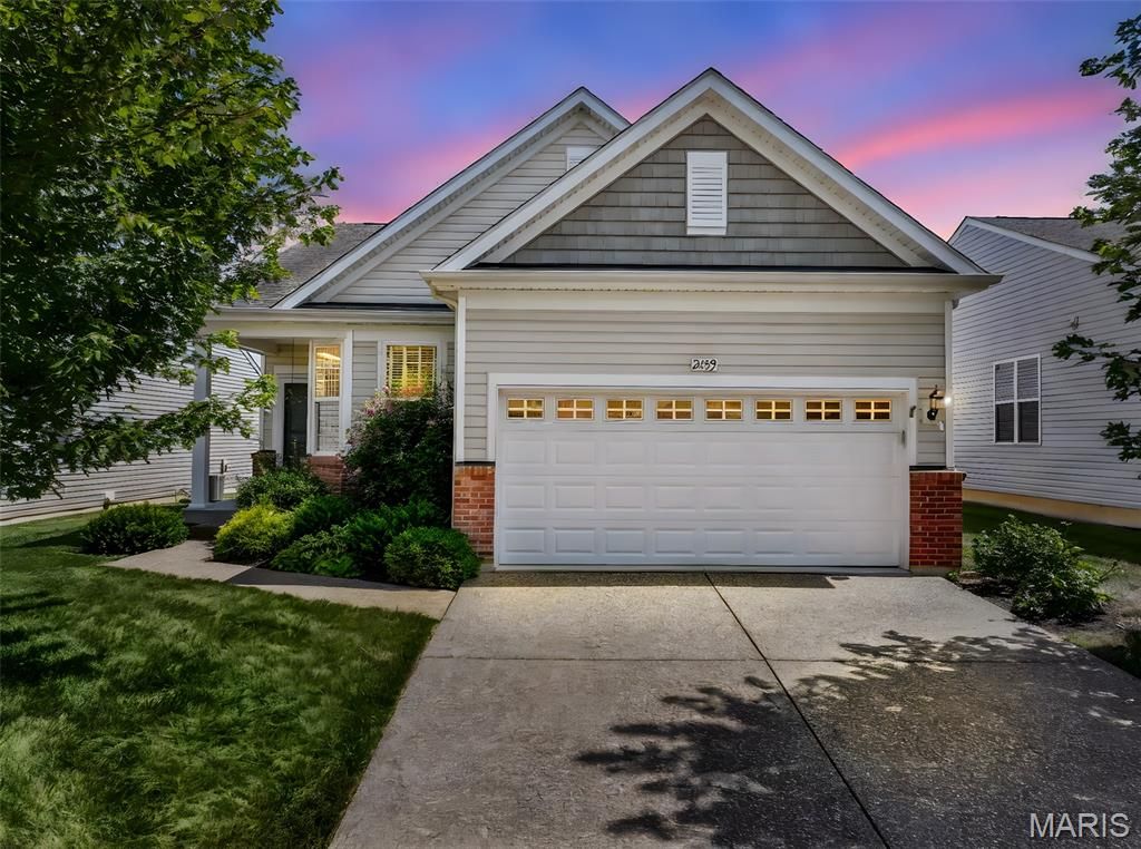 2159 Hawks Landing Drive, Lake St Louis, MO 63367