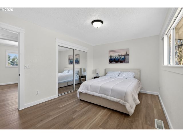 820 Ne 168TH Pl, Portland, OR 97230