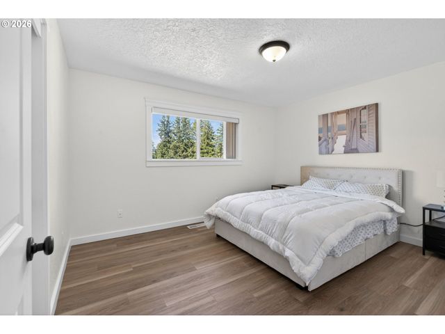 820 Ne 168TH Pl, Portland, OR 97230