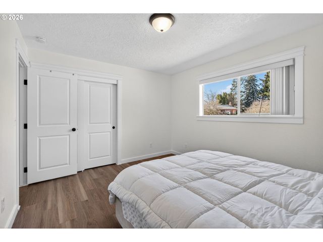 820 Ne 168TH Pl, Portland, OR 97230