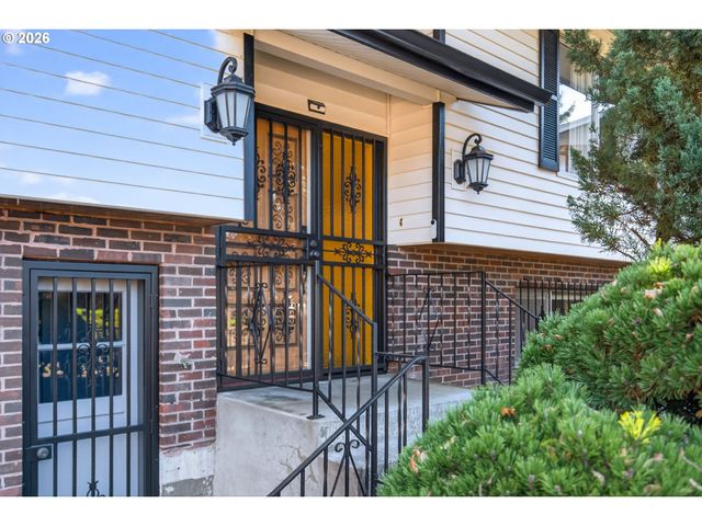 820 Ne 168TH Pl, Portland, OR 97230